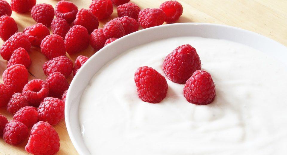 raspberries-1925178_960_720 yogurt probiotics